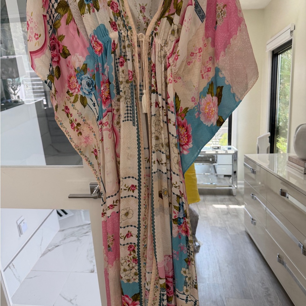 Agua Bendita Floral Tie-Front Kaftan in Pink, Blue, Cream - Picture 3 of 6